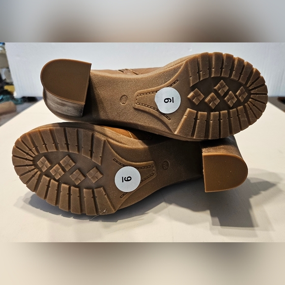 GBG guess boots.  New w Tags! 9M - Picture 4 of 4